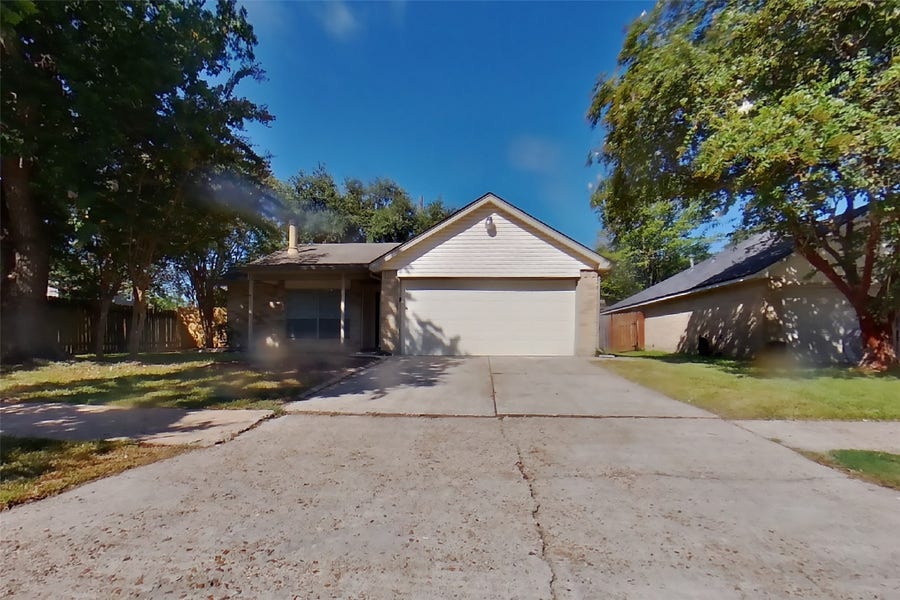 Property photo for 19311 Amistad Drive, Tomball, TX