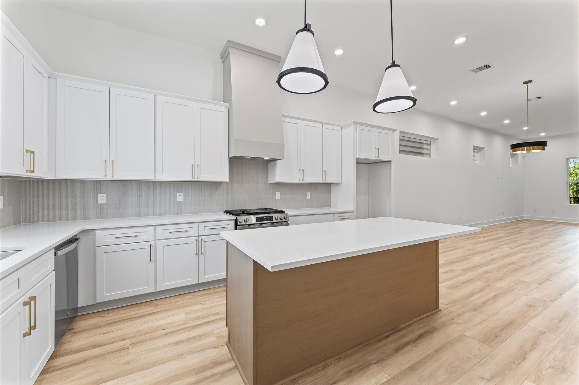4129 De George Street, Houston, TX 77009 4129 De George Street, Houston, TX 77009