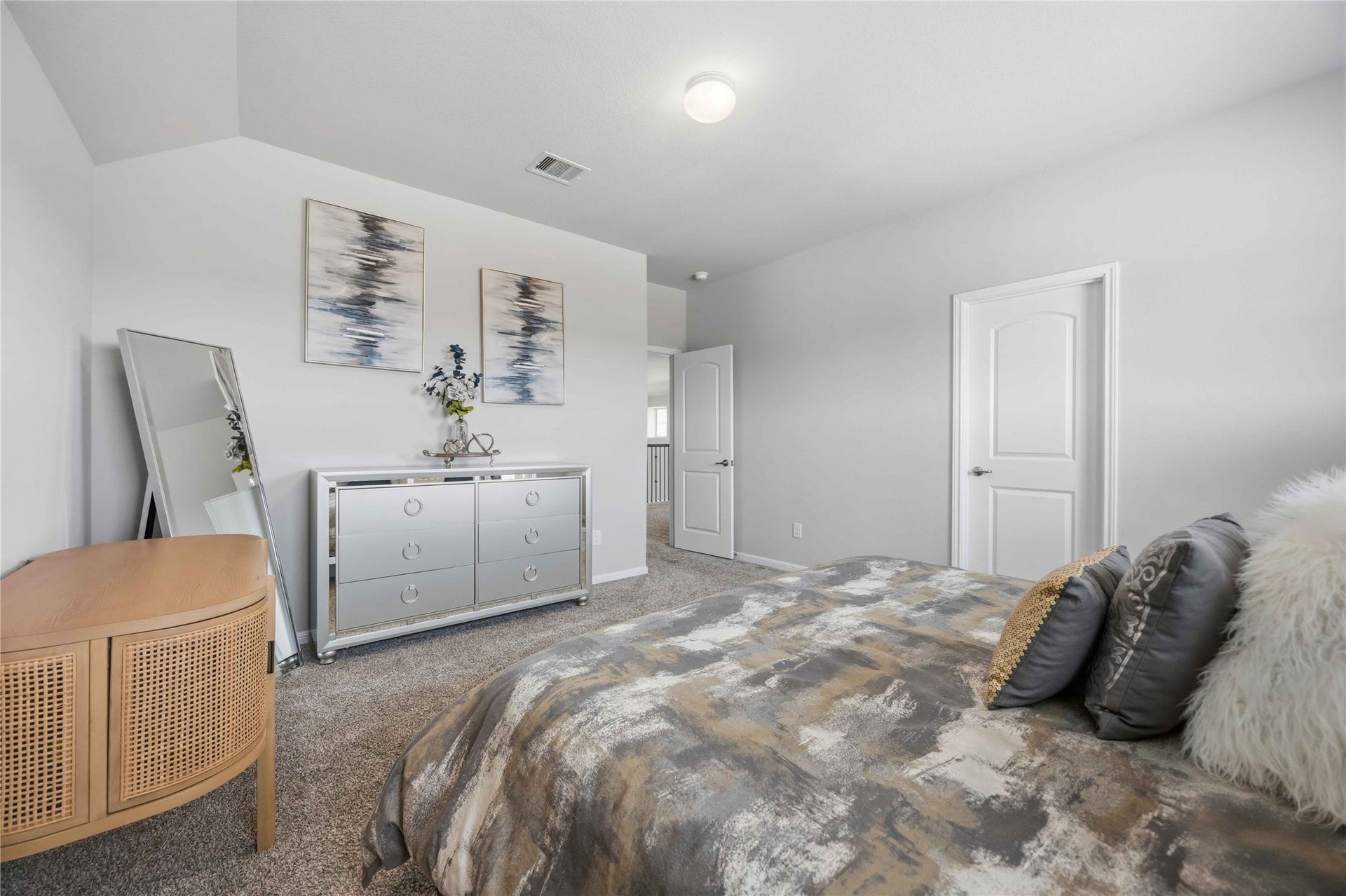 488 Westlake Landing, Conroe, TX 77304 Another view of this secondary Master with onsuite.