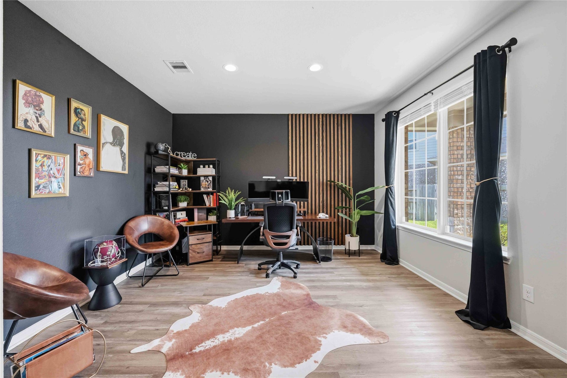 488 Westlake Landing, Conroe, TX 77304 Lot's of Natural light in this Flex space. Make it a formal dining or study.