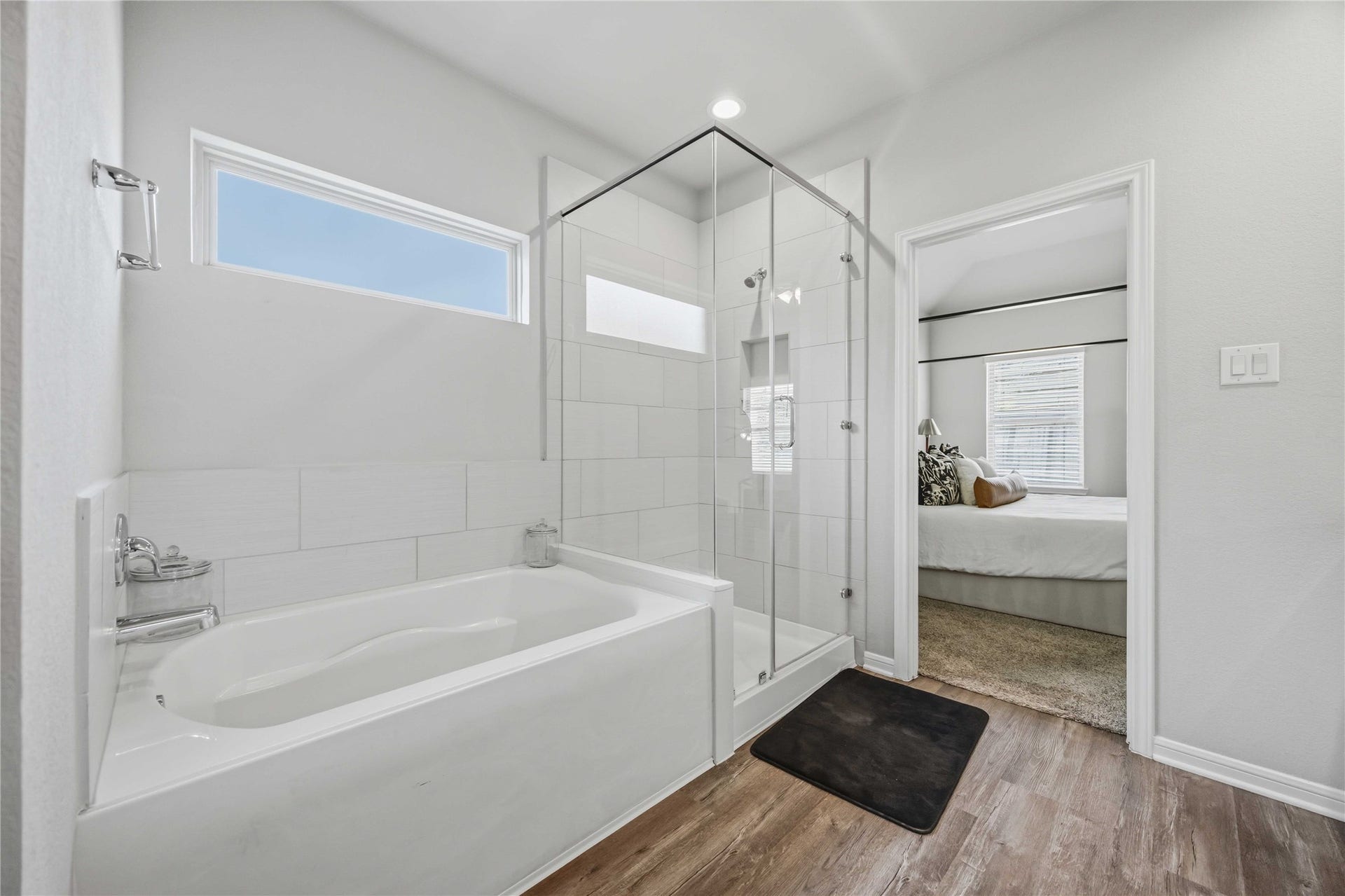488 Westlake Landing, Conroe, TX 77304 Primary offers a separate tub and shower.