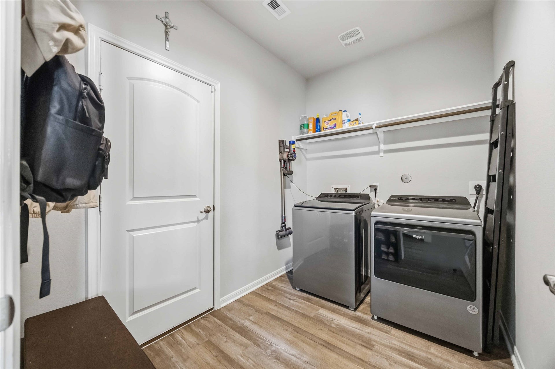 488 Westlake Landing, Conroe, TX 77304 Large Laundry area and MUD room.