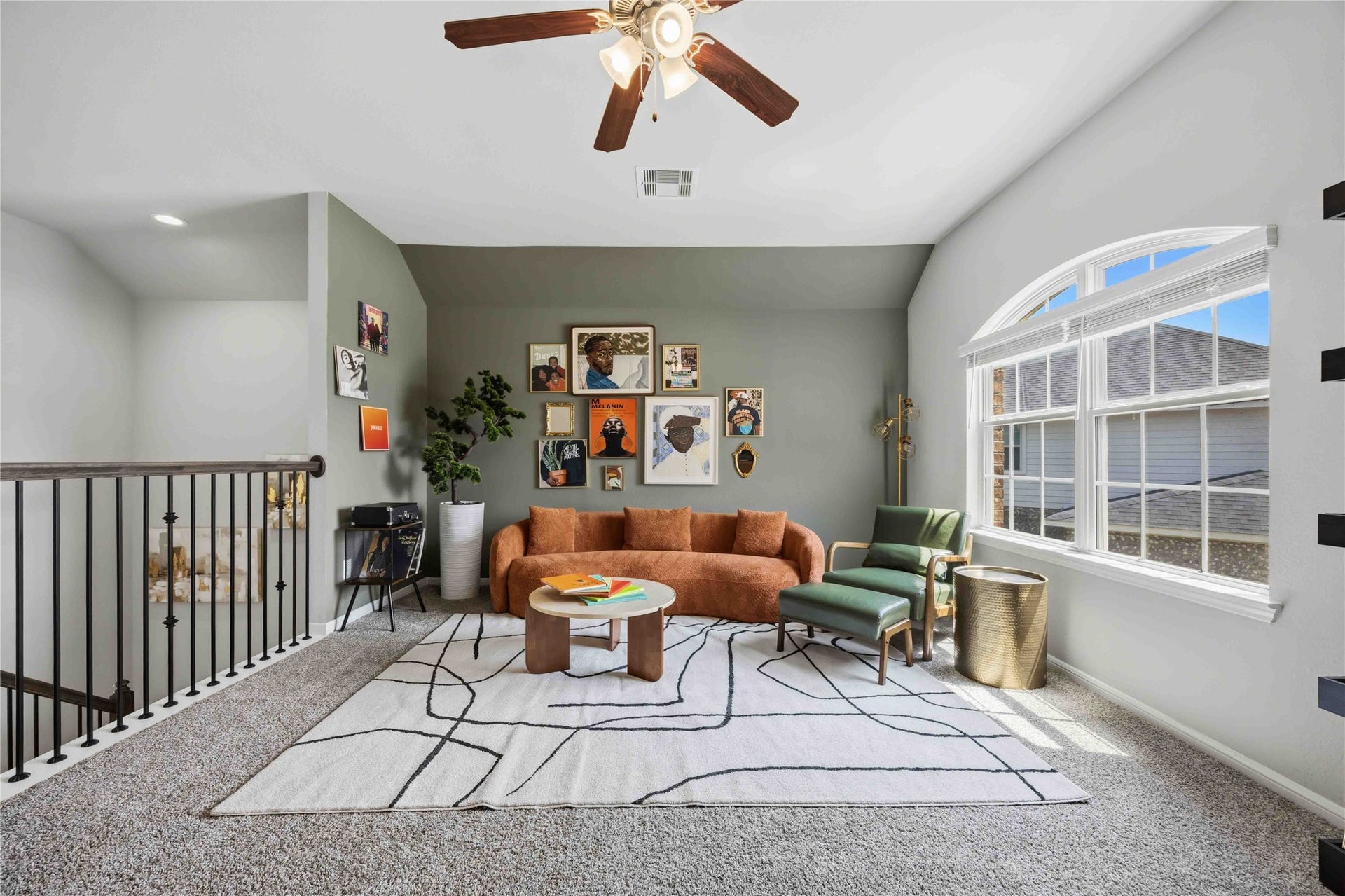 488 Westlake Landing, Conroe, TX 77304 Second floor game room/Loft area for versatile use.