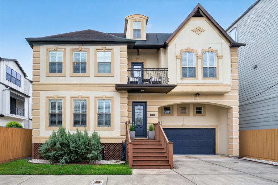 Property photo for 1042 W 15th 1/2 Street, Houston, TX