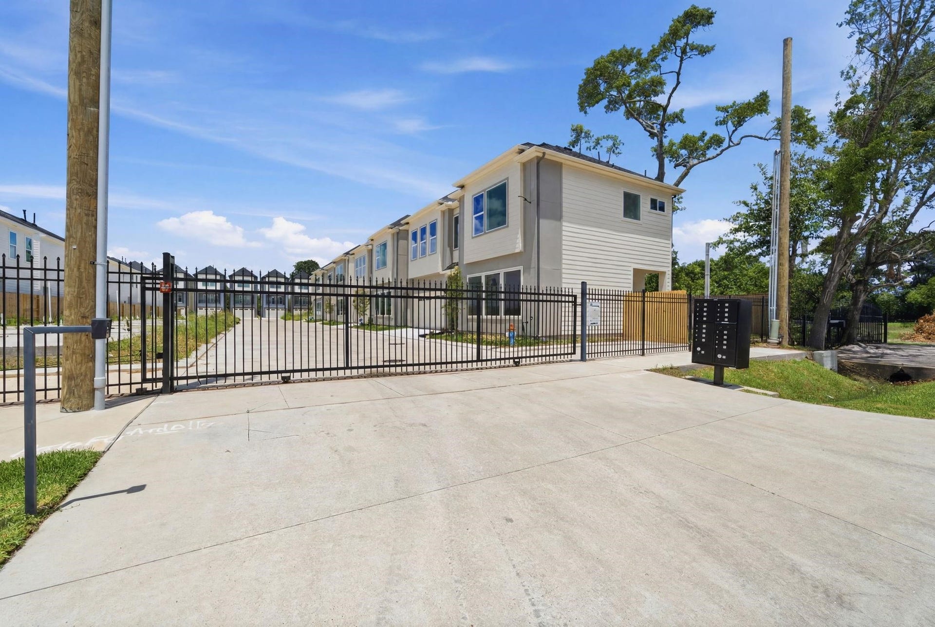 8908 Knoll Leaf Drive, Houston, TX 77080