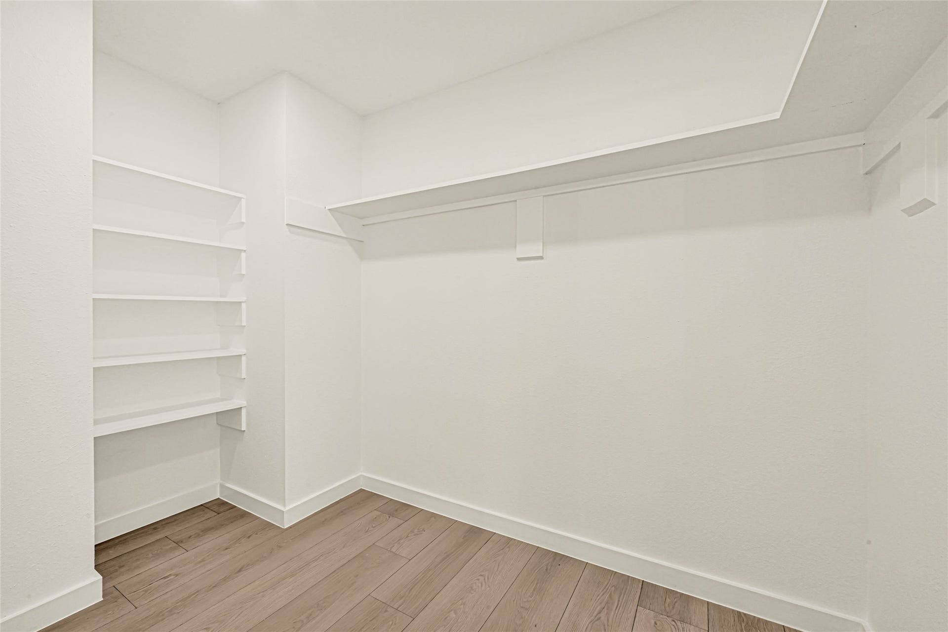8303 Spring Wind Drive, Houston, TX 77040 8303 Spring Wind Drive, Houston, TX 77040