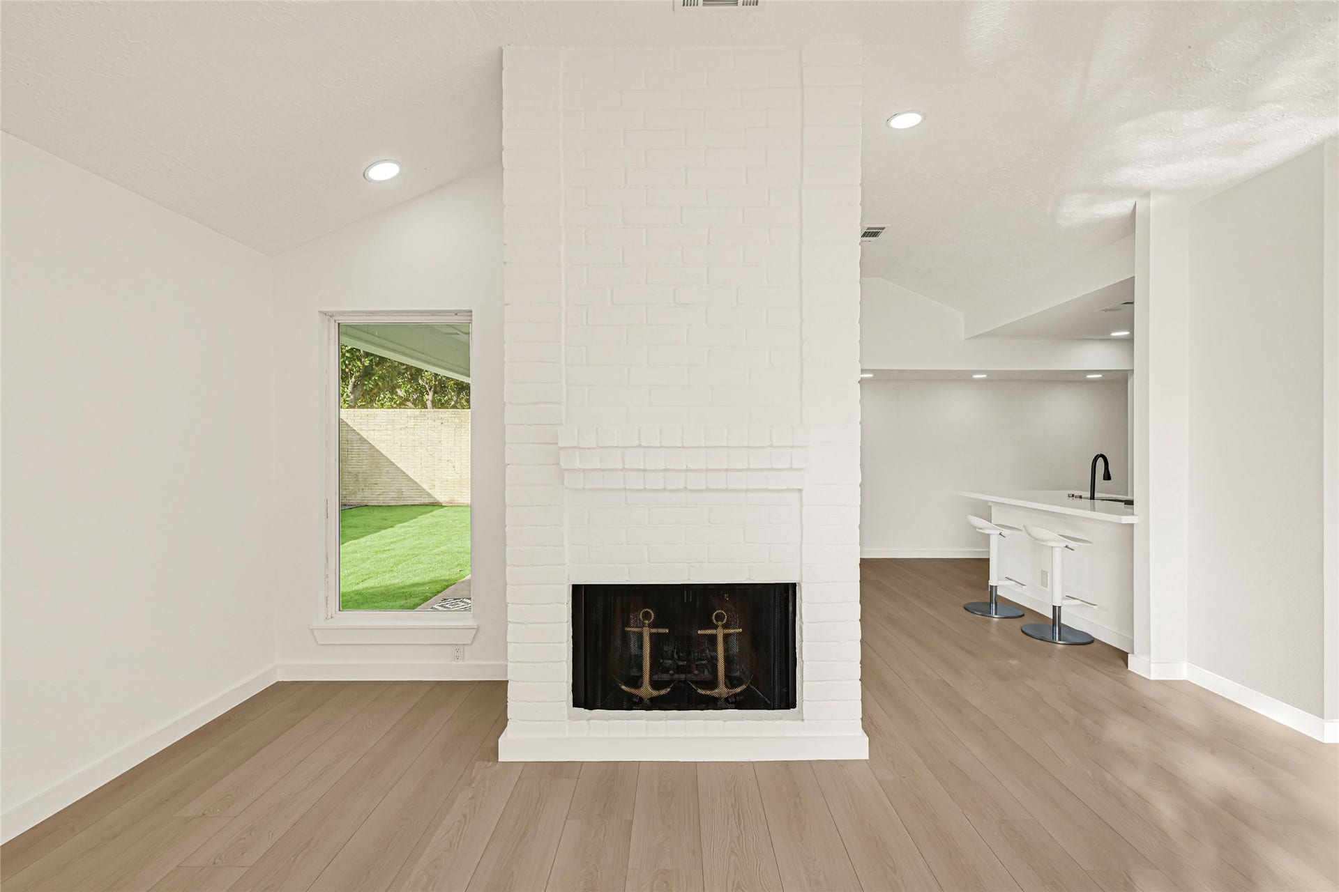 8303 Spring Wind Drive, Houston, TX 77040 8303 Spring Wind Drive, Houston, TX 77040