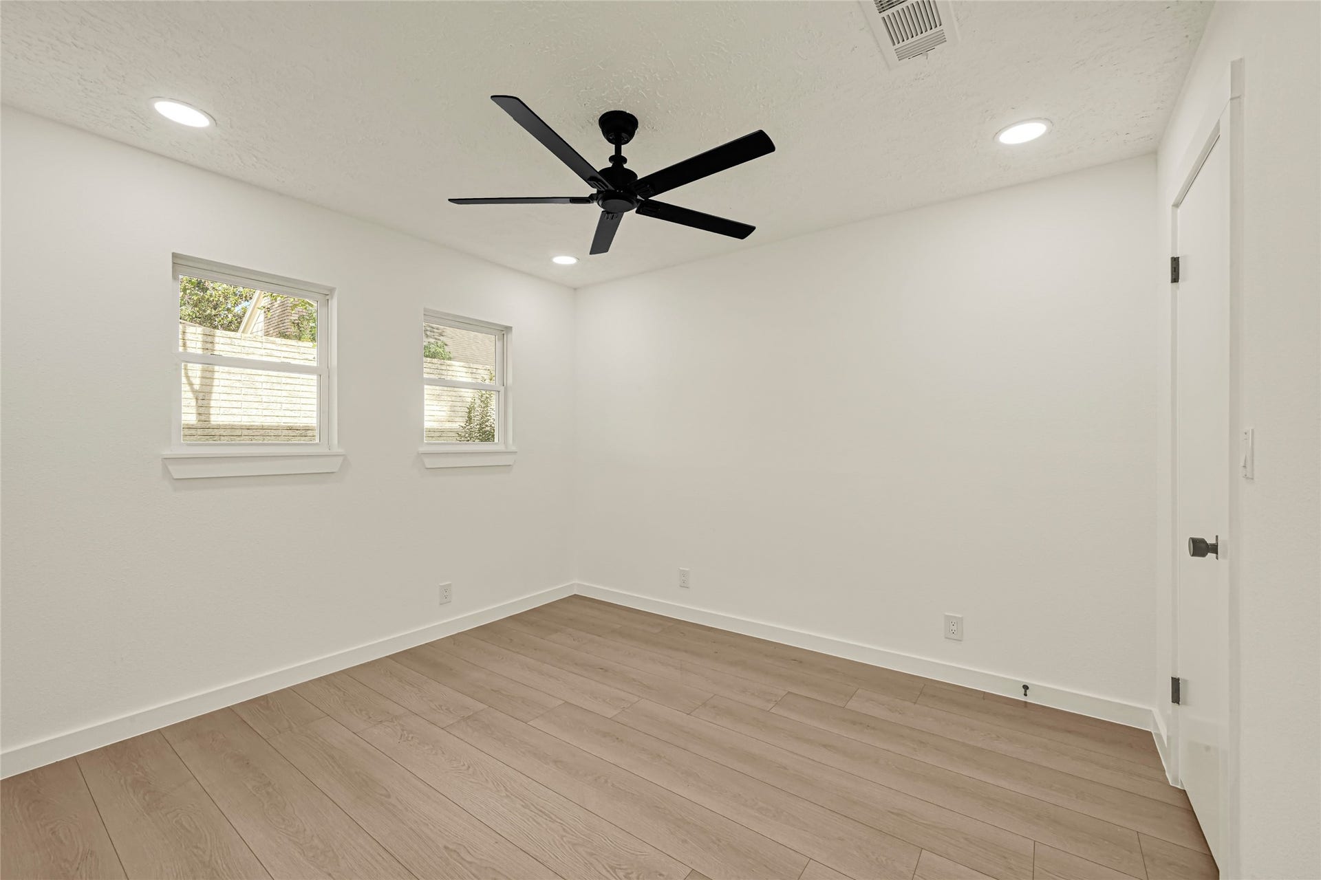 8303 Spring Wind Drive, Houston, TX 77040 8303 Spring Wind Drive, Houston, TX 77040