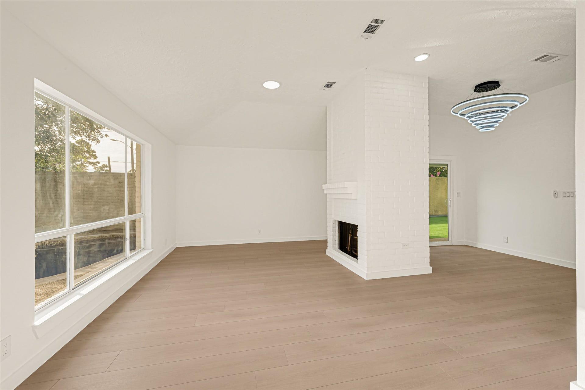 8303 Spring Wind Drive, Houston, TX 77040 8303 Spring Wind Drive, Houston, TX 77040