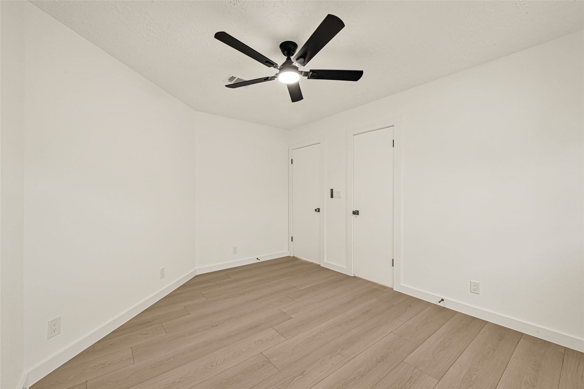 8303 Spring Wind Drive, Houston, TX 77040 8303 Spring Wind Drive, Houston, TX 77040