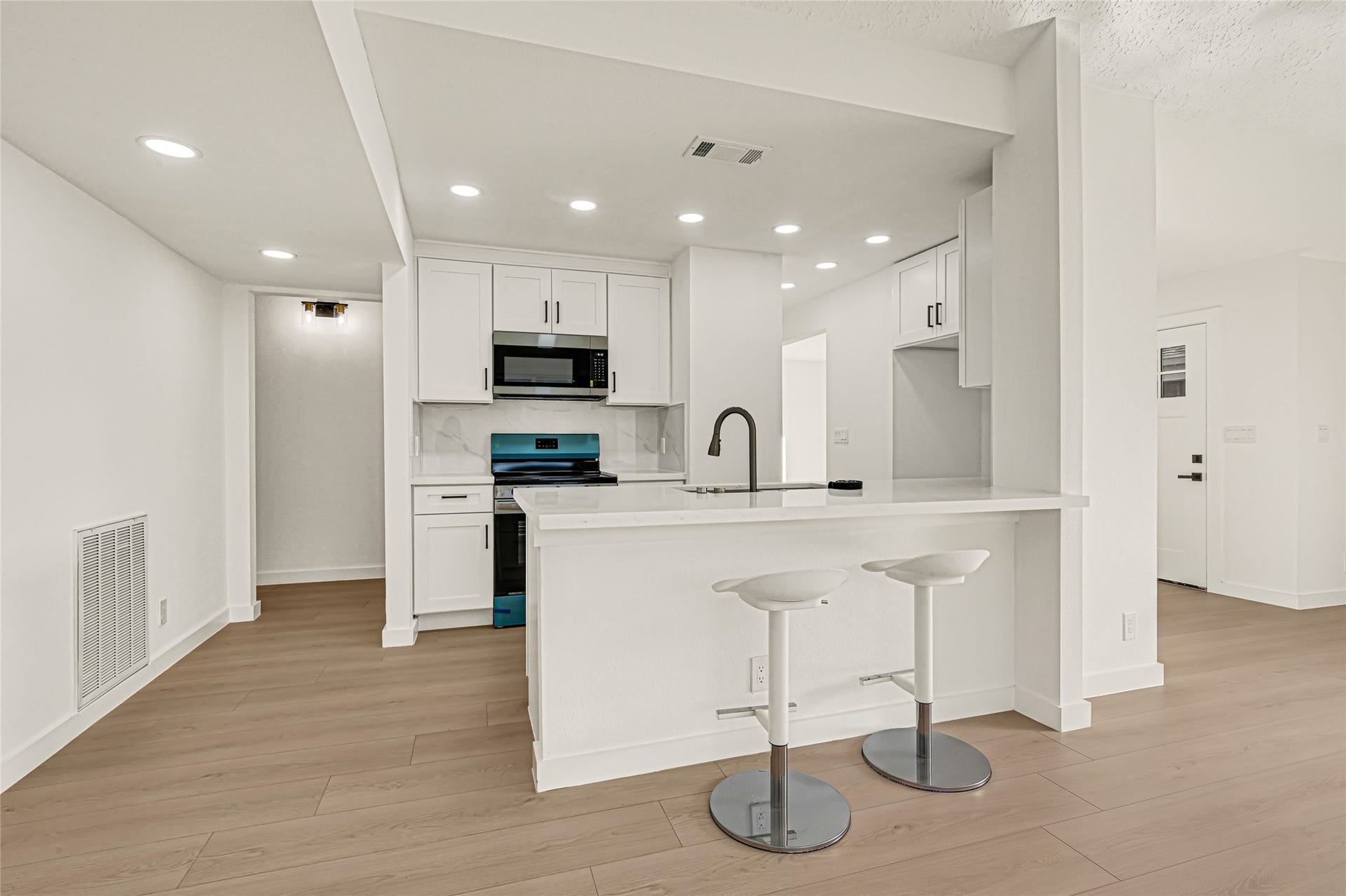 8303 Spring Wind Drive, Houston, TX 77040 8303 Spring Wind Drive, Houston, TX 77040
