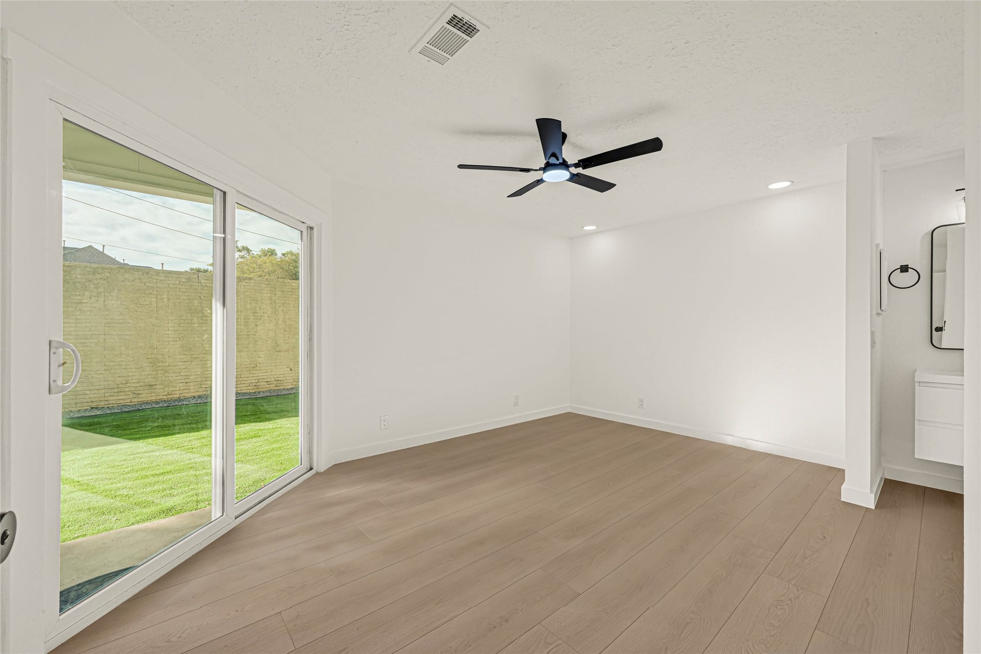 8303 Spring Wind Drive, Houston, TX 77040 8303 Spring Wind Drive, Houston, TX 77040
