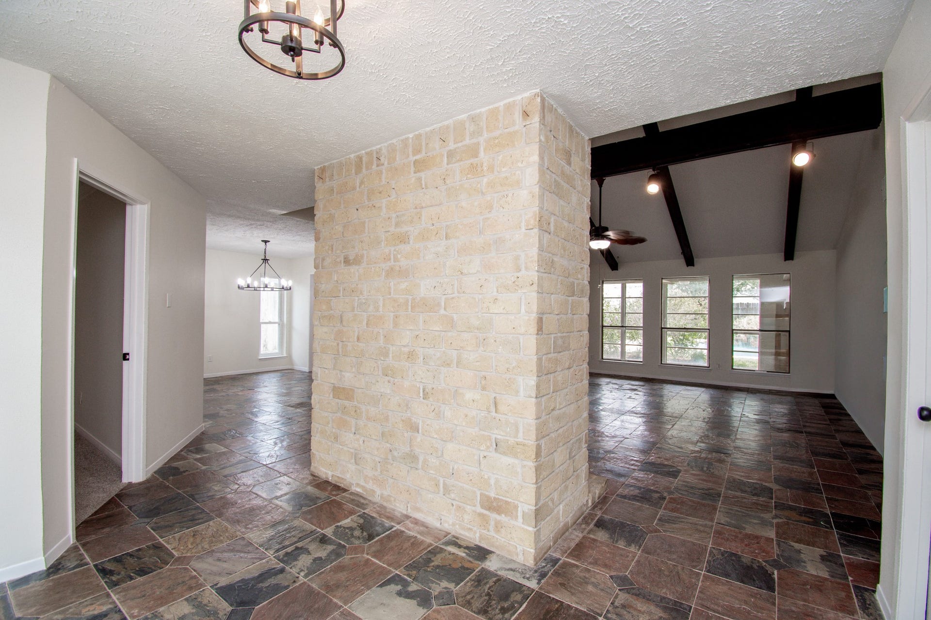 2507 Sage Brush Lane, Sugar Land, TX 77479 Impressive entry with slate tile floors!