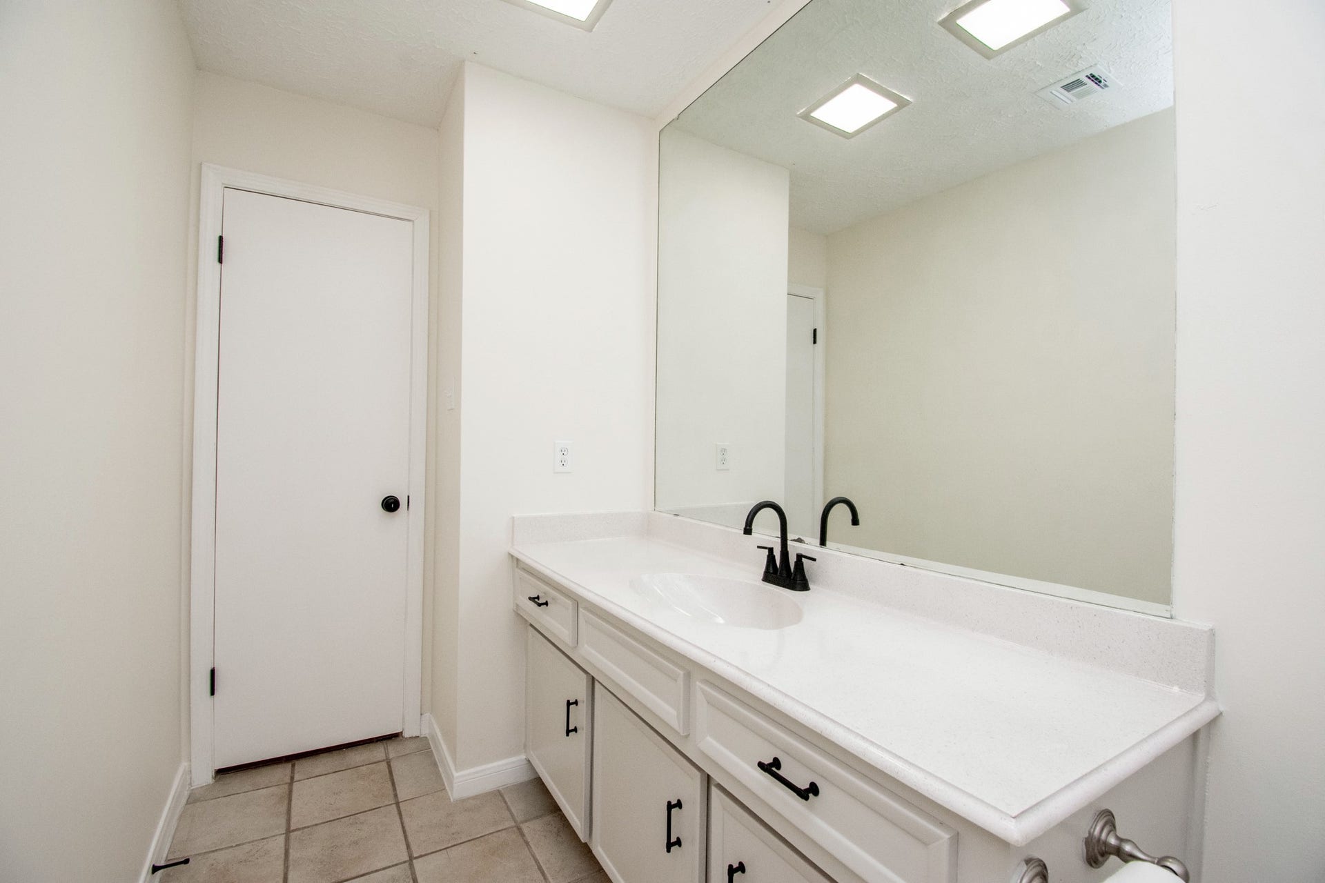 2507 Sage Brush Lane, Sugar Land, TX 77479 Secondary Full Bath