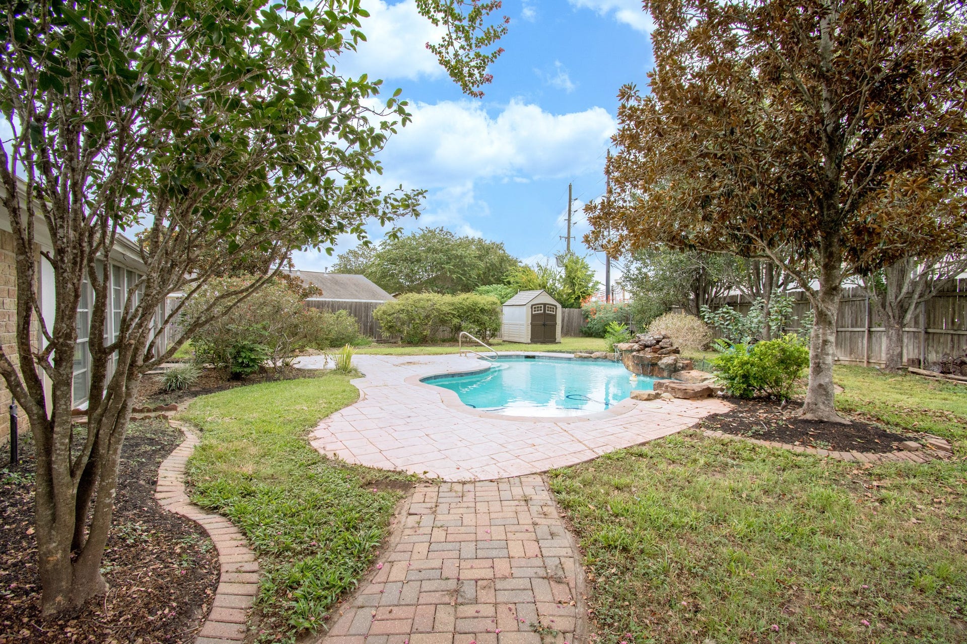 2507 Sage Brush Lane, Sugar Land, TX 77479 Low taxes!