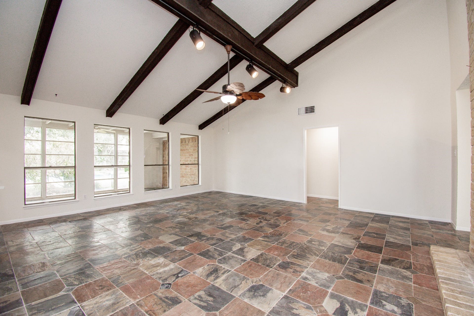 2507 Sage Brush Lane, Sugar Land, TX 77479 Fresh paint and the airy open space allow for multiple options with furniture placement and decor.