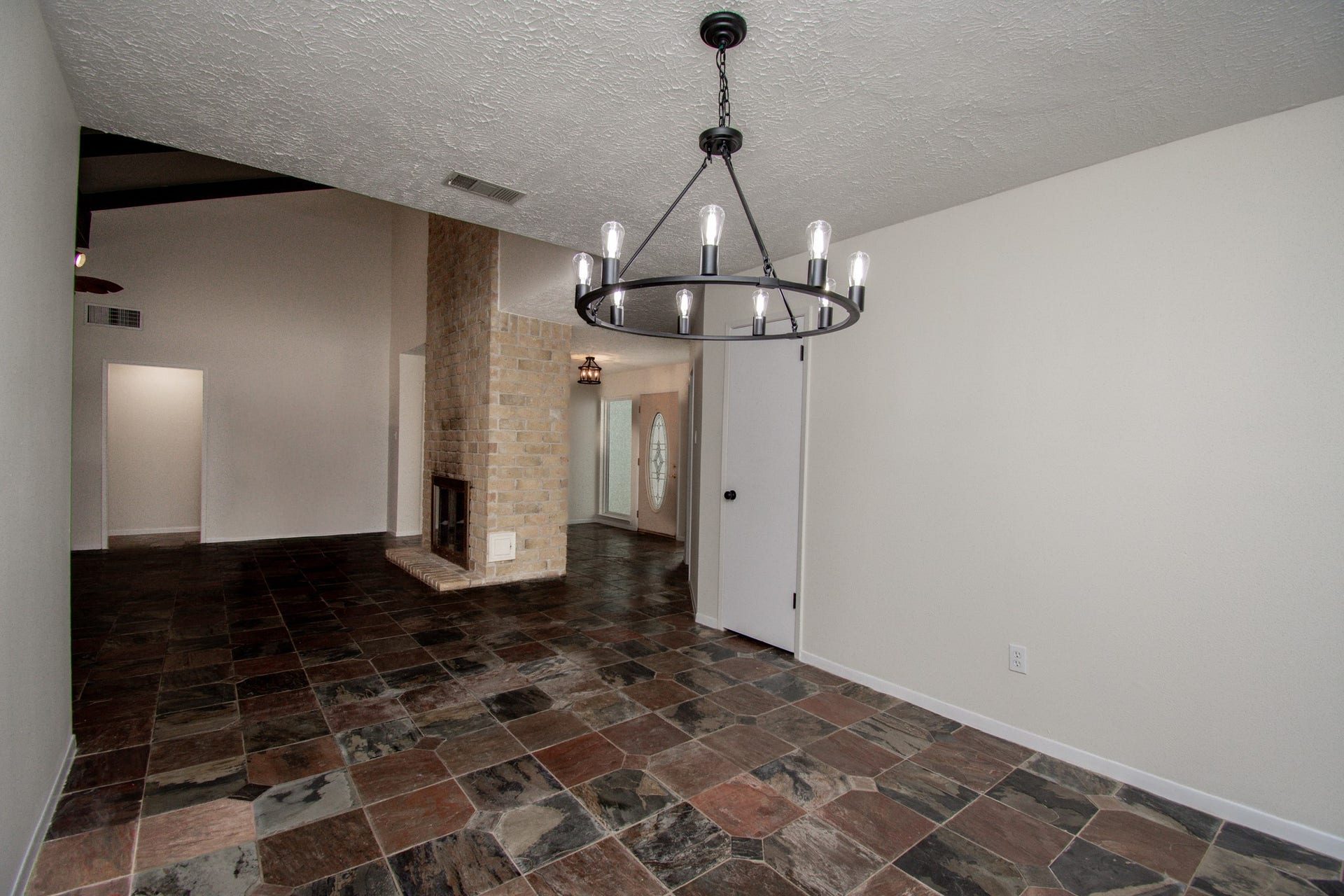 2507 Sage Brush Lane, Sugar Land, TX 77479 Slate tile floors are easy to maintain and keep clean!