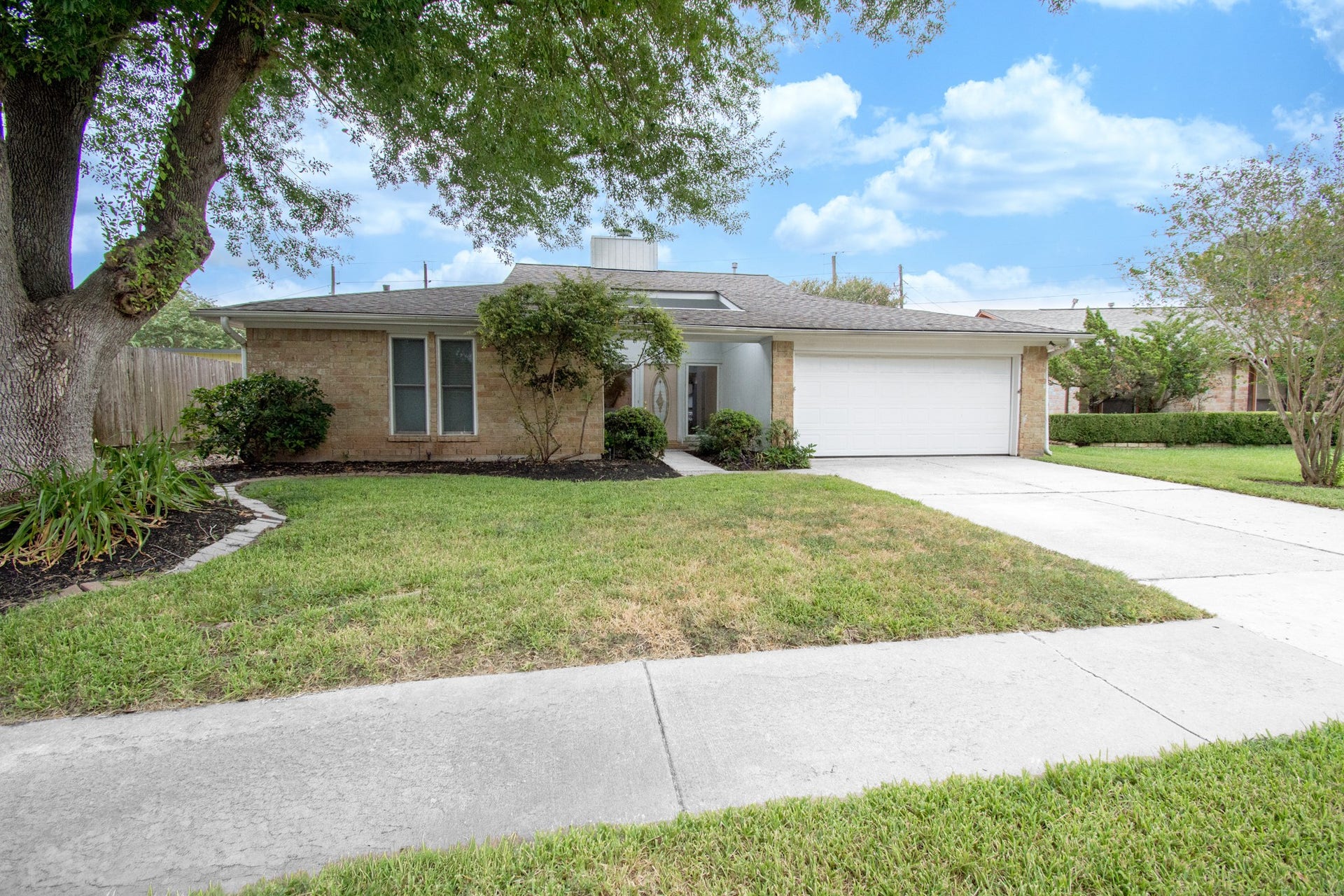 2507 Sage Brush Lane, Sugar Land, TX 77479 Be sure to watch the video tour!