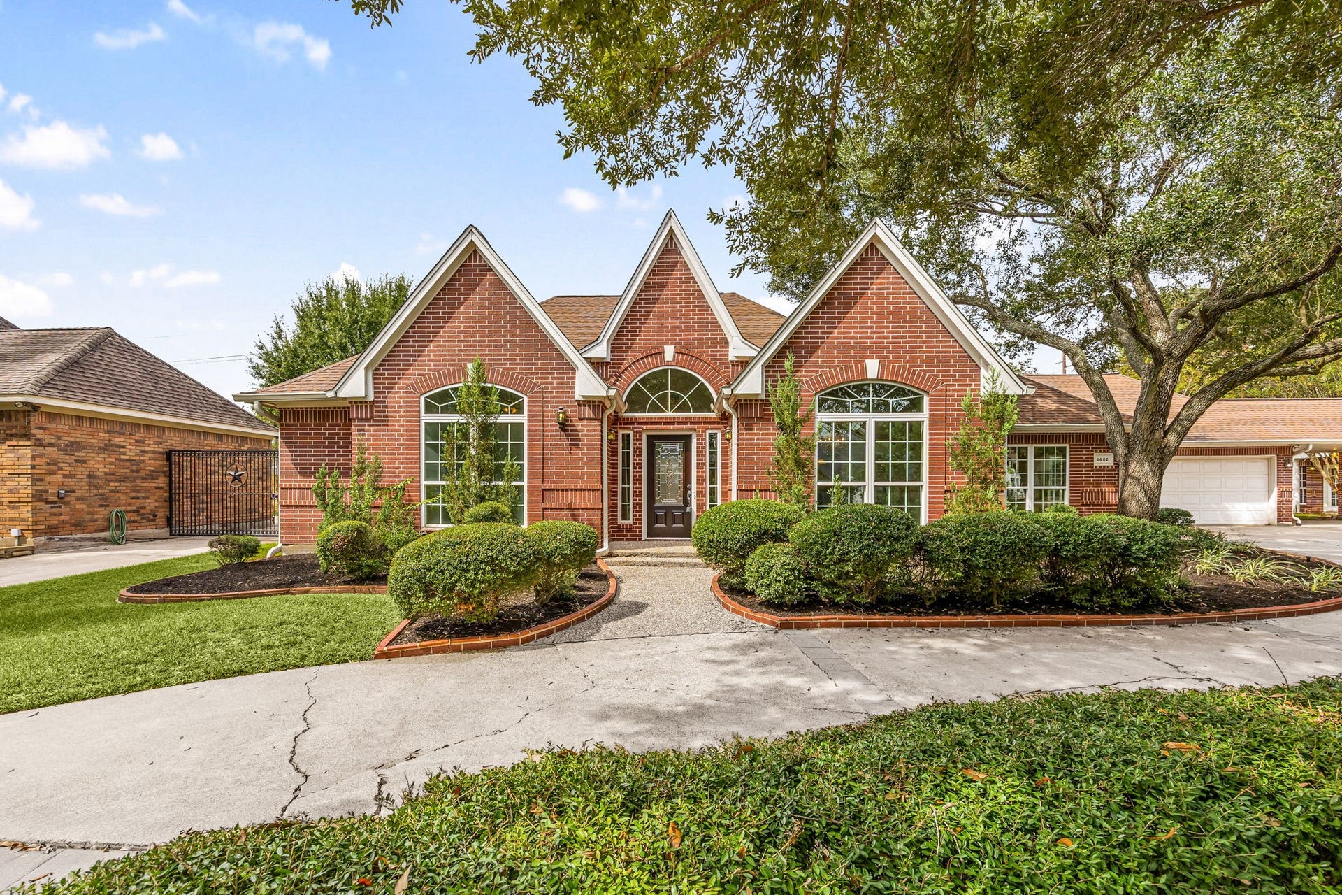1602 Hannington Drive, Katy, TX 77450 Set on a rare .44-acre double lot in Nottingham Country, 1602 Hannington offers a sprawling one-story layout with mature trees and a configuration you simply don't find every day.