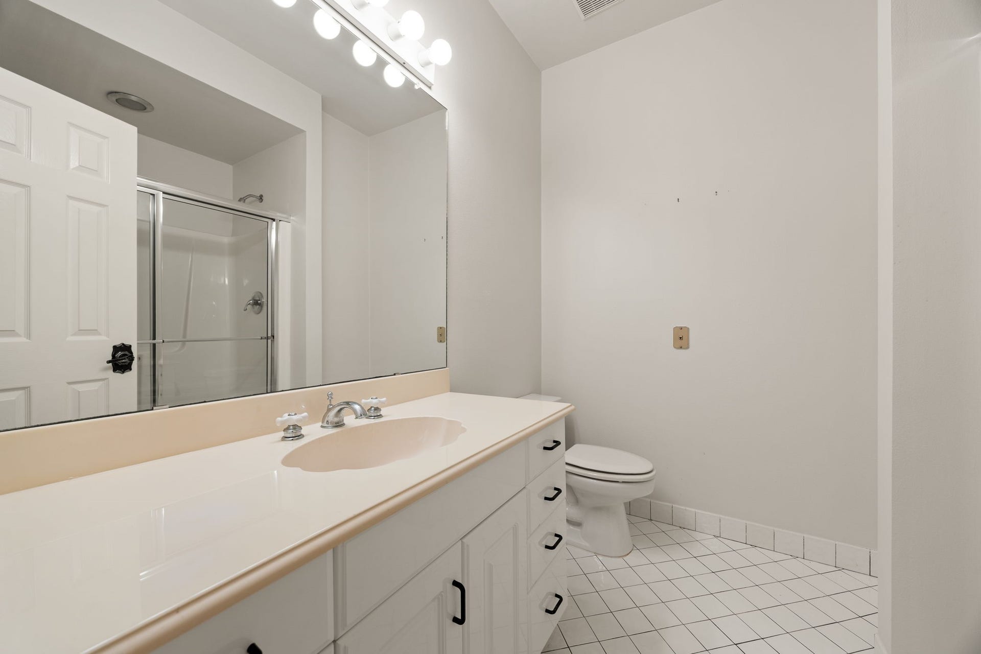 1602 Hannington Drive, Katy, TX 77450 The private full bath completes the guest accommodations within the casita.
