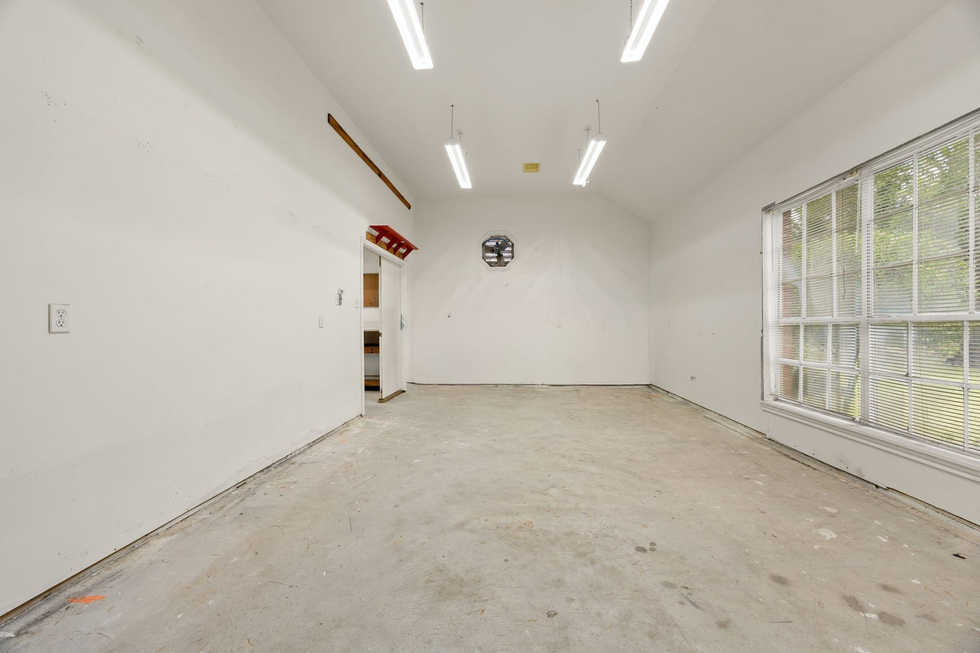 1602 Hannington Drive, Katy, TX 77450 An additional storage room provides an unusual amount of conditioned space for storage, hobbies or whatever you need out of sight.