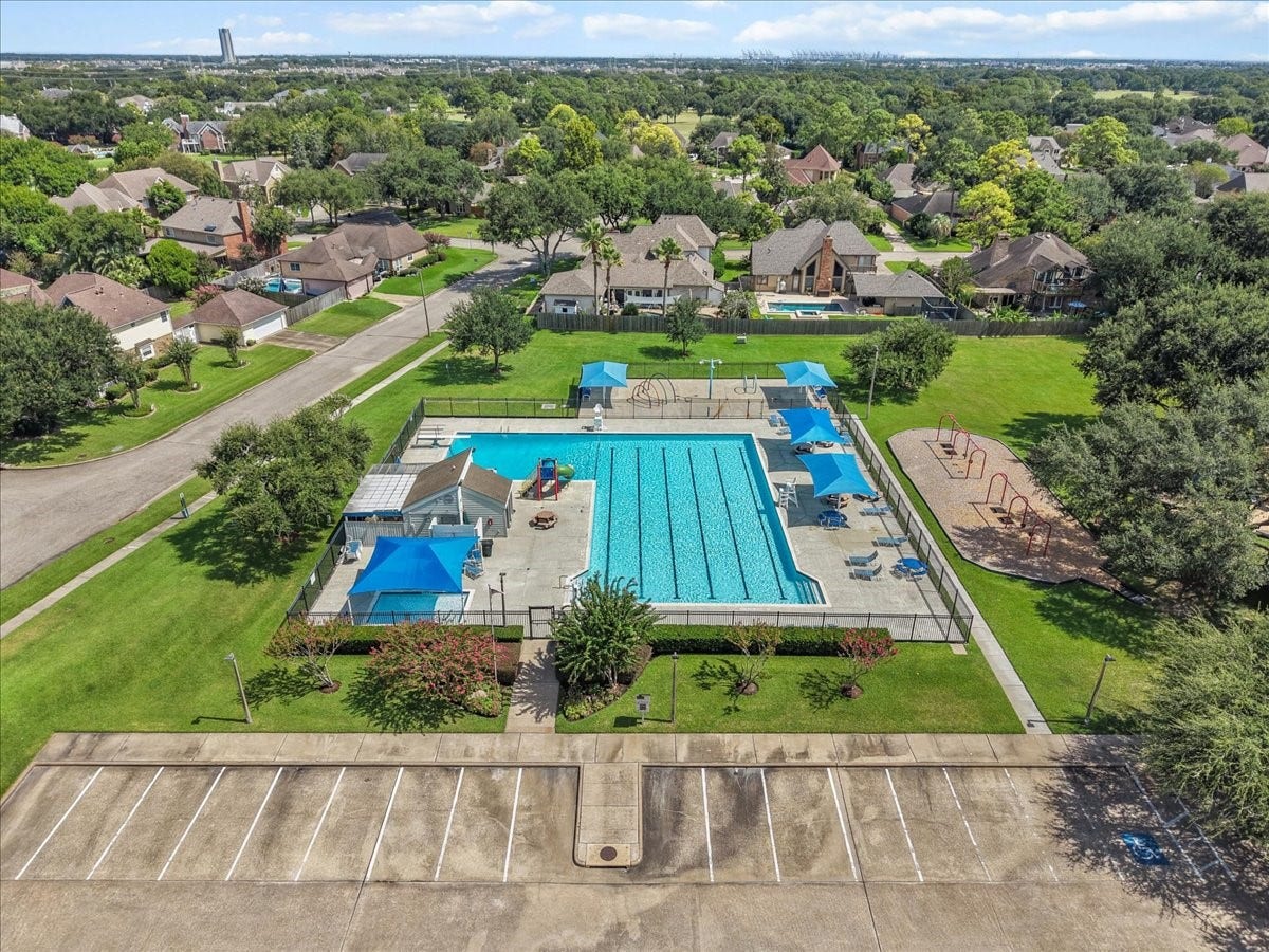 2108 Cherry Hills Drive, League City, TX 77573 Neighborhood amenities