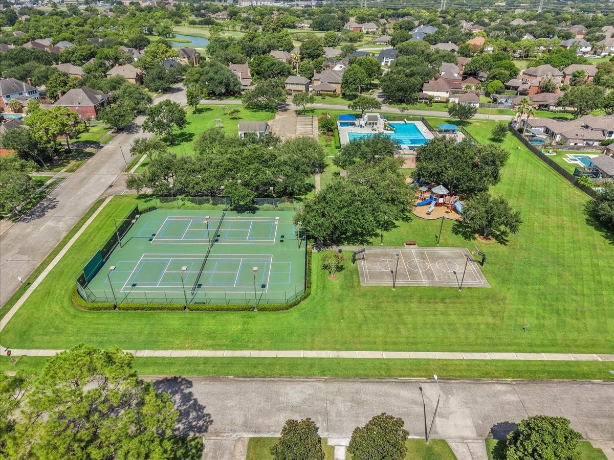 2108 Cherry Hills Drive, League City, TX 77573 Neighborhood amenities