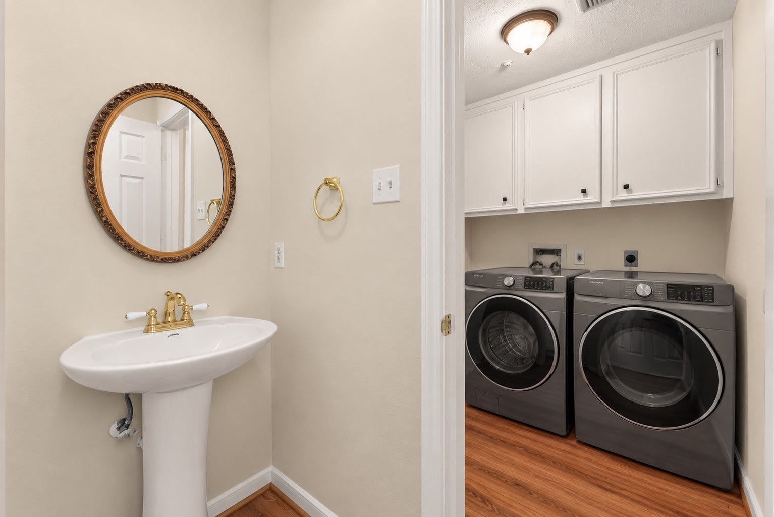 2108 Cherry Hills Drive, League City, TX 77573 Half bath