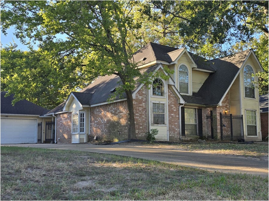 Property photo for 6515 Greenvale Lane, Houston, TX
