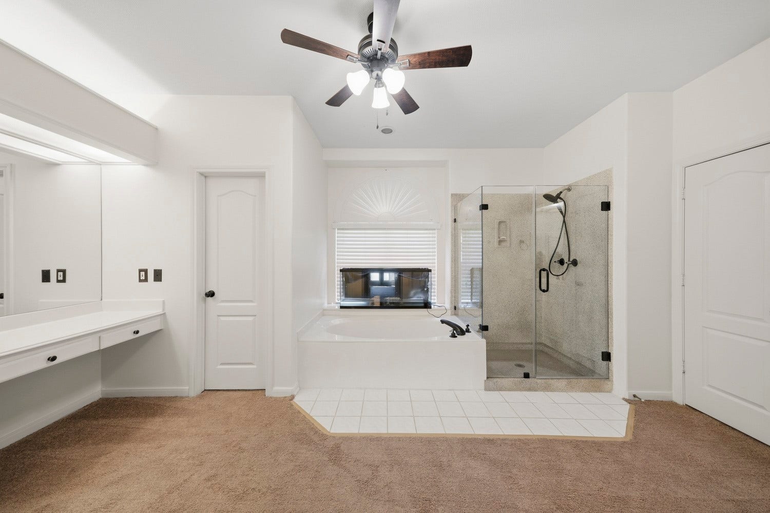 16 Fosters Court, Sugar Land, TX 77479 The open layout creates a comfortable and functional atmosphere.