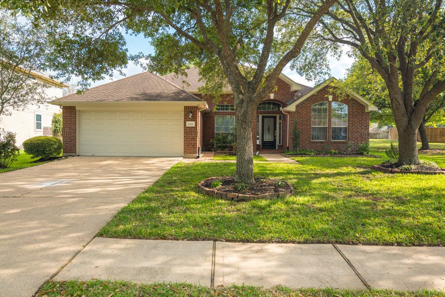 Property photo for 6618 Trenton Lake Lane, Houston, TX