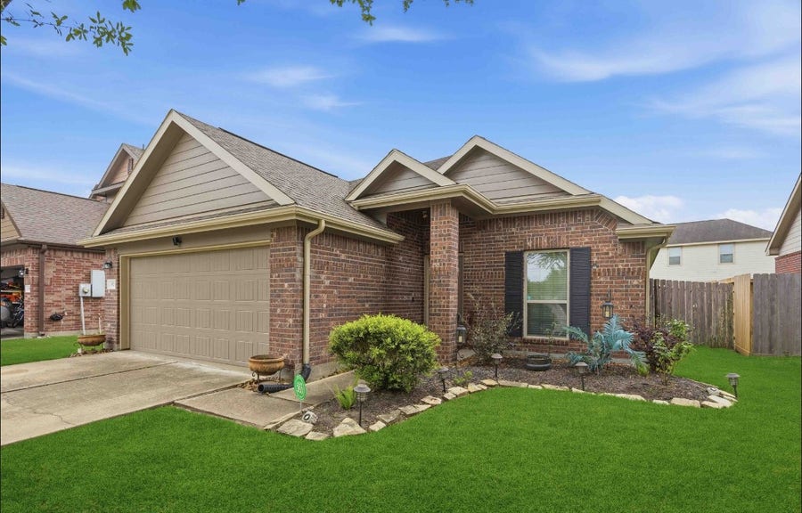 Property photo for 1923 Marble Stone Lane, Rosenberg, TX