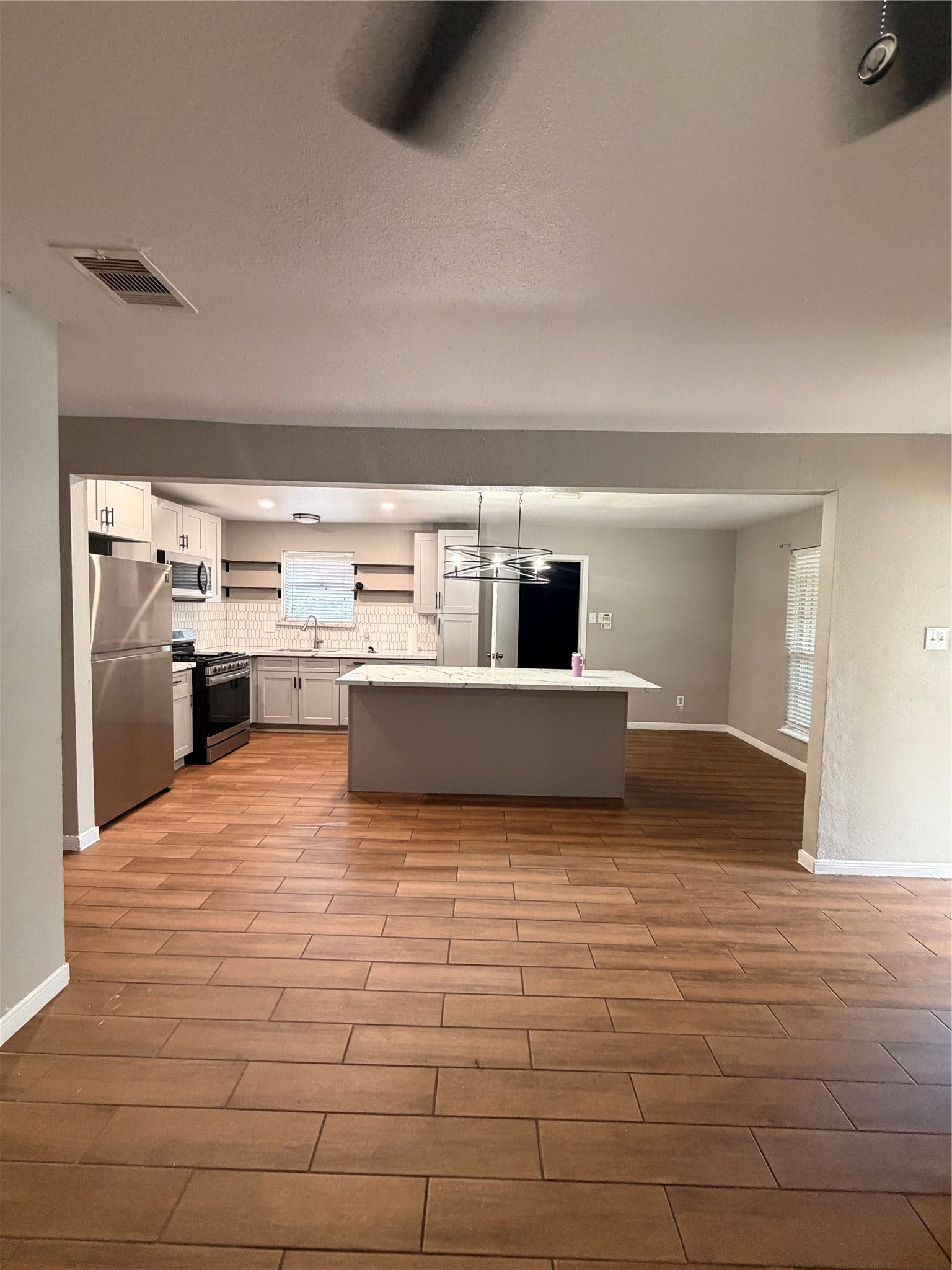 1307 Castolan Drive, Houston, TX 77038 kitchen/ living room