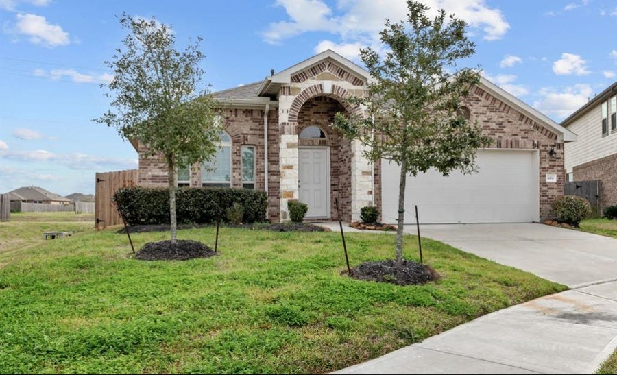 Property photo for 689 Forest Bend Lane, La Marque, TX