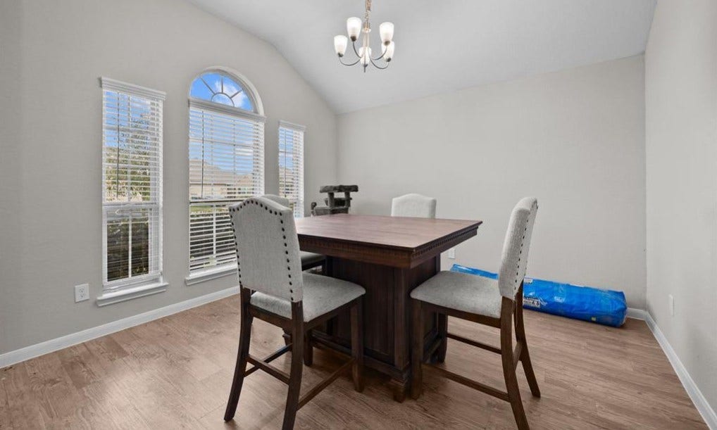 689 Forest Bend Lane, La Marque, TX 77568 DINING ROOM
