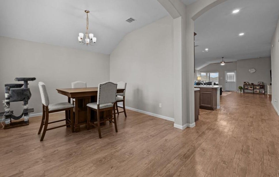 689 Forest Bend Lane, La Marque, TX 77568 DINING ROOM
