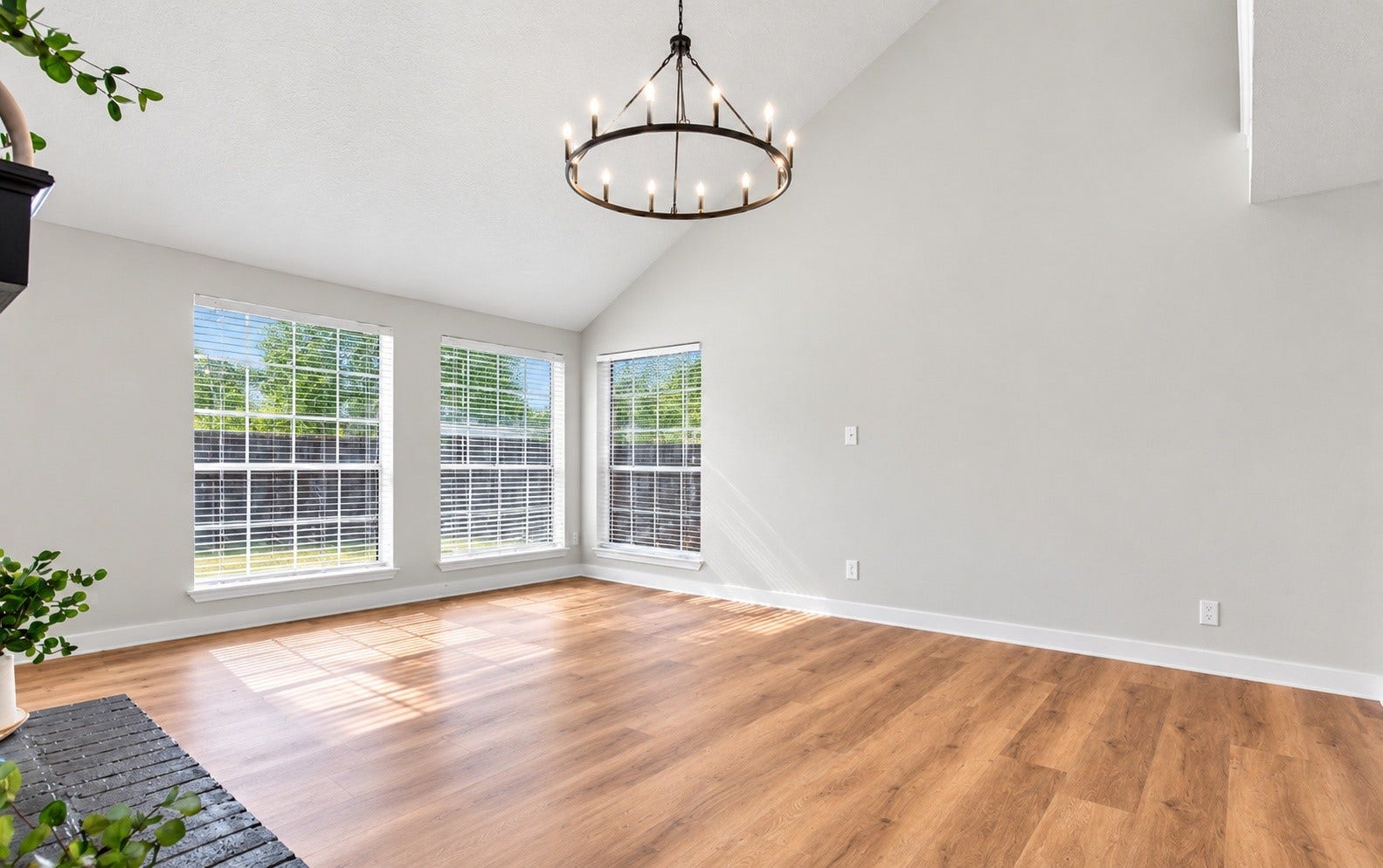 718 Land Grant Drive, Richmond, TX 77406 Another angle of the living room!