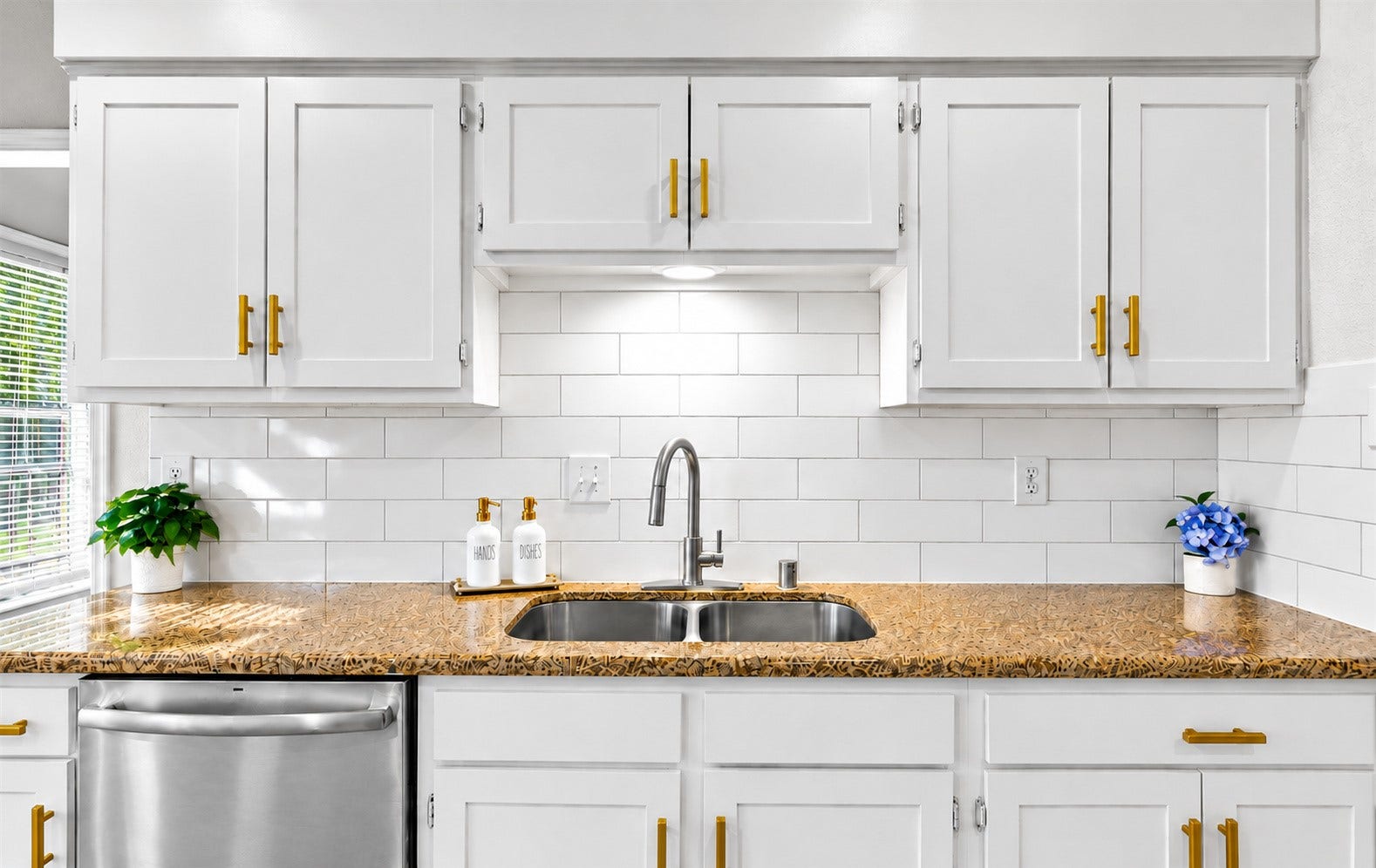 718 Land Grant Drive, Richmond, TX 77406 The kitchen has all stainless steel appliances!