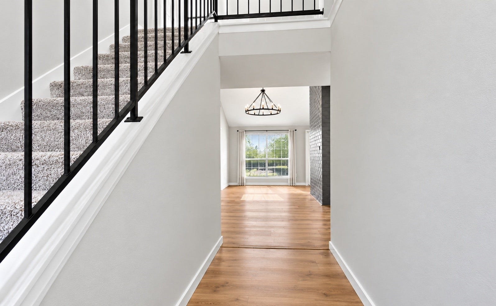 718 Land Grant Drive, Richmond, TX 77406 Welcome in!