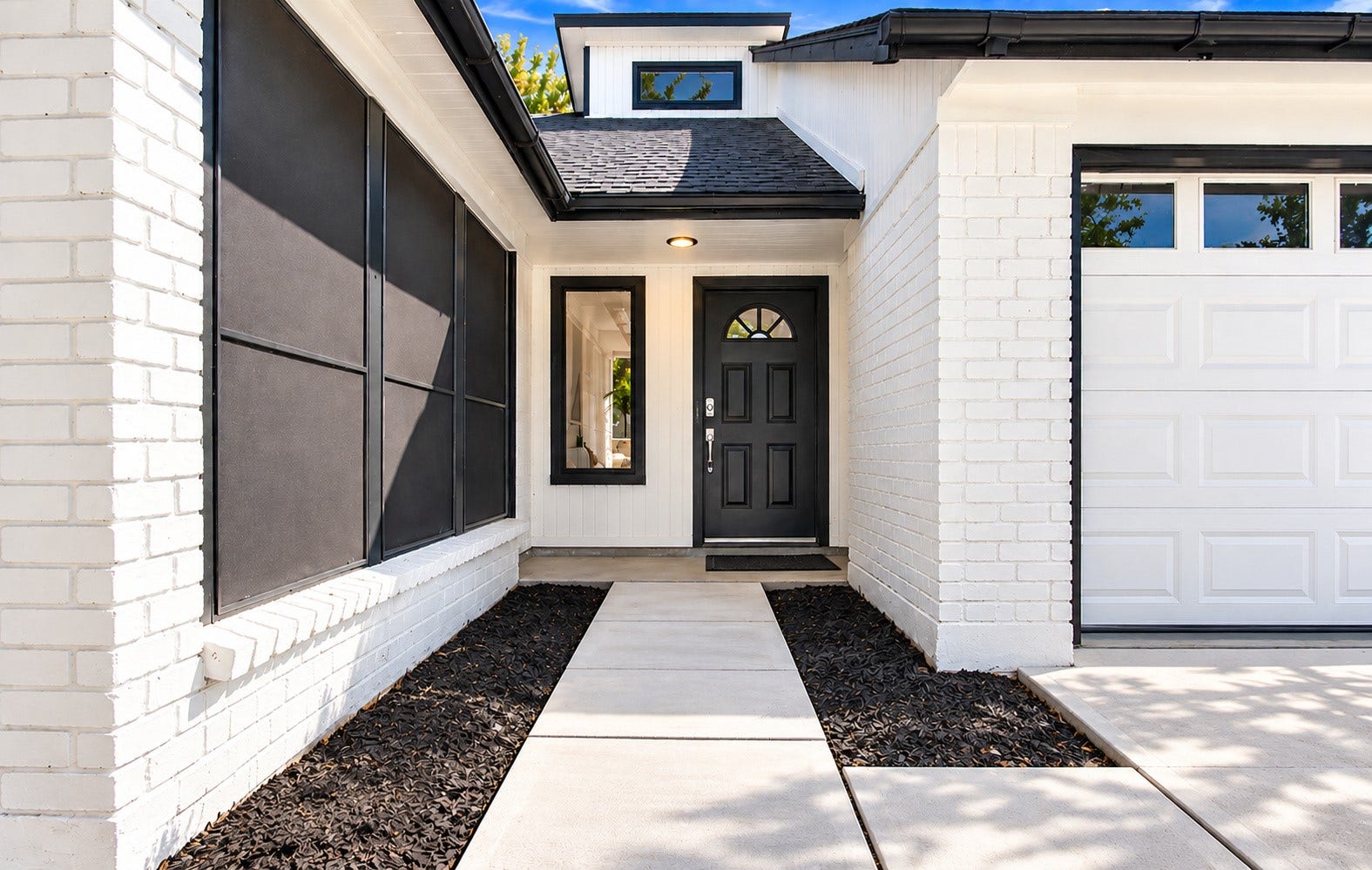 718 Land Grant Drive, Richmond, TX 77406 BRAND NEW exterior paint!