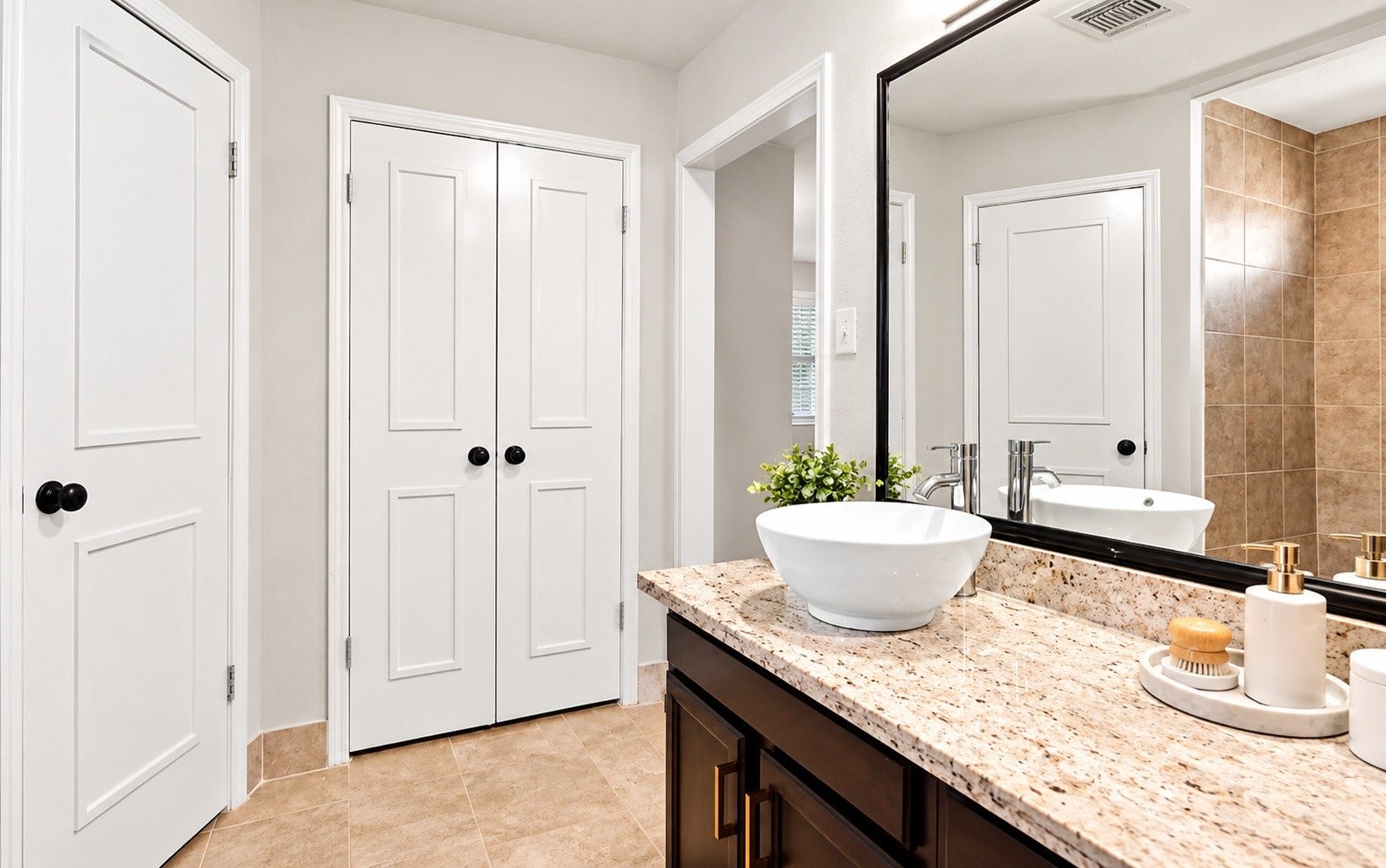 718 Land Grant Drive, Richmond, TX 77406 Lots of storage space!