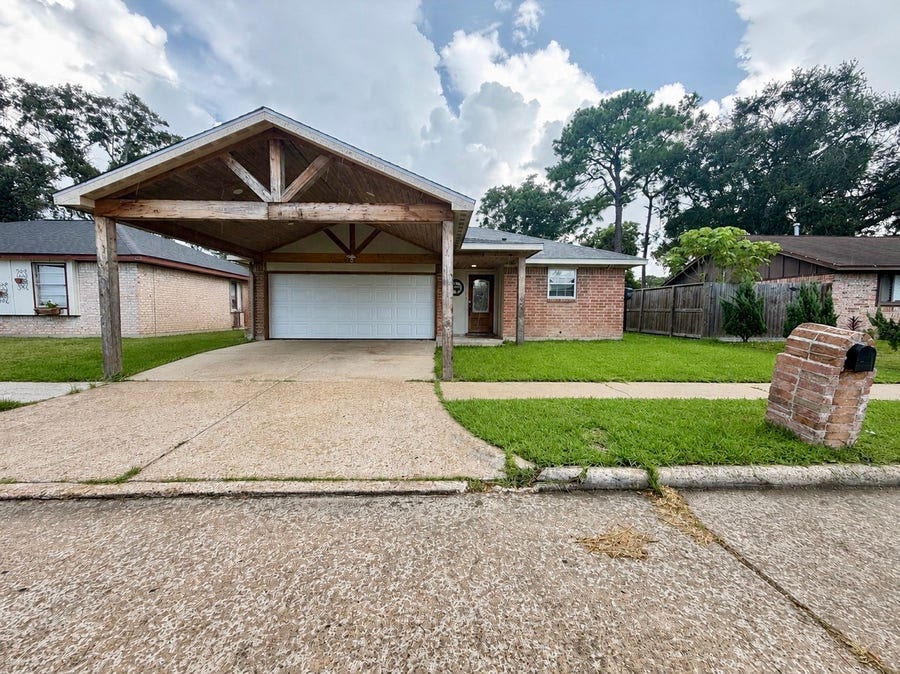 Property photo for 1427 Kappa Street, Pasadena, TX