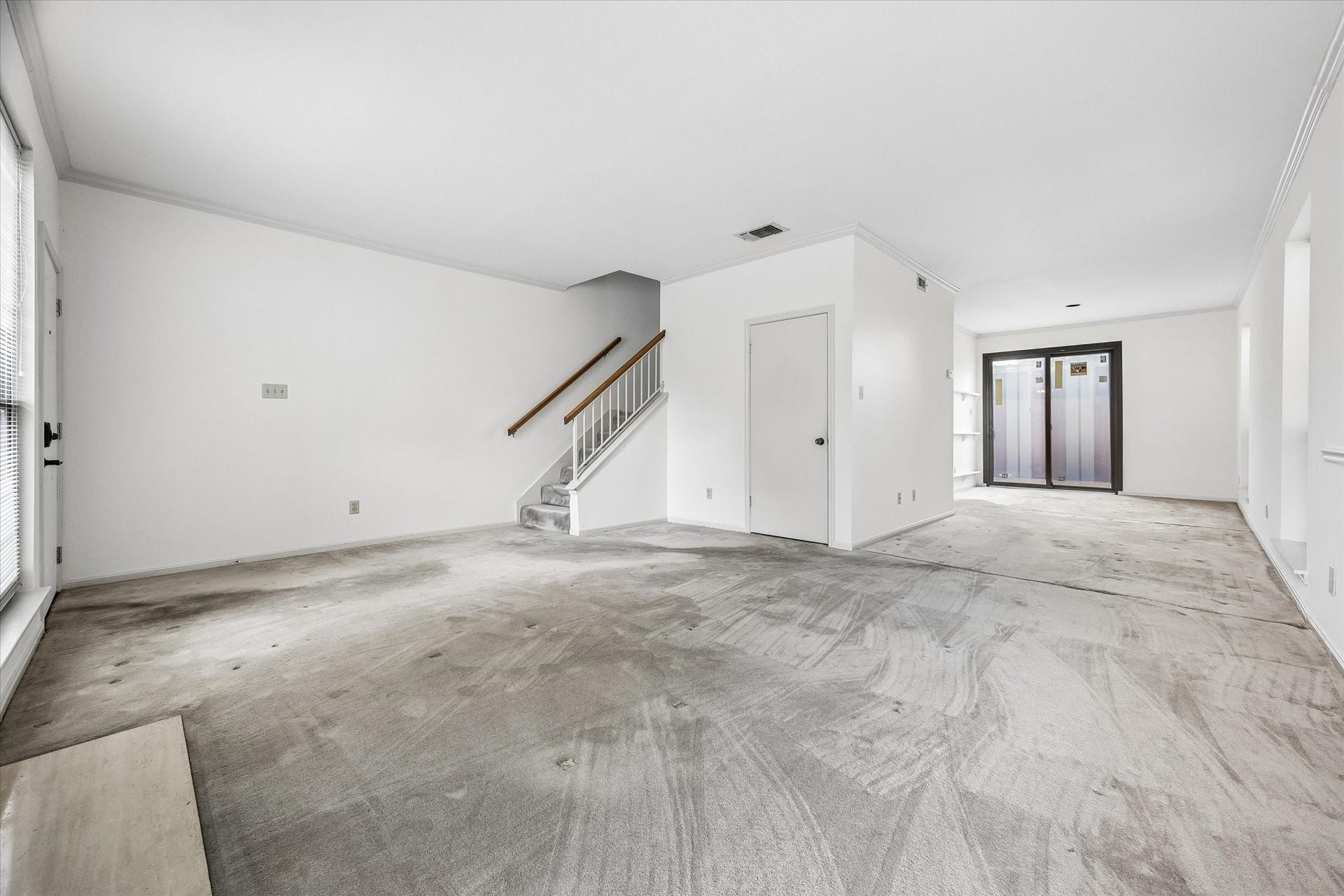 1201 Mcduffie Street, #219, Houston, TX 77019 Spacious two story layout with first-floor living