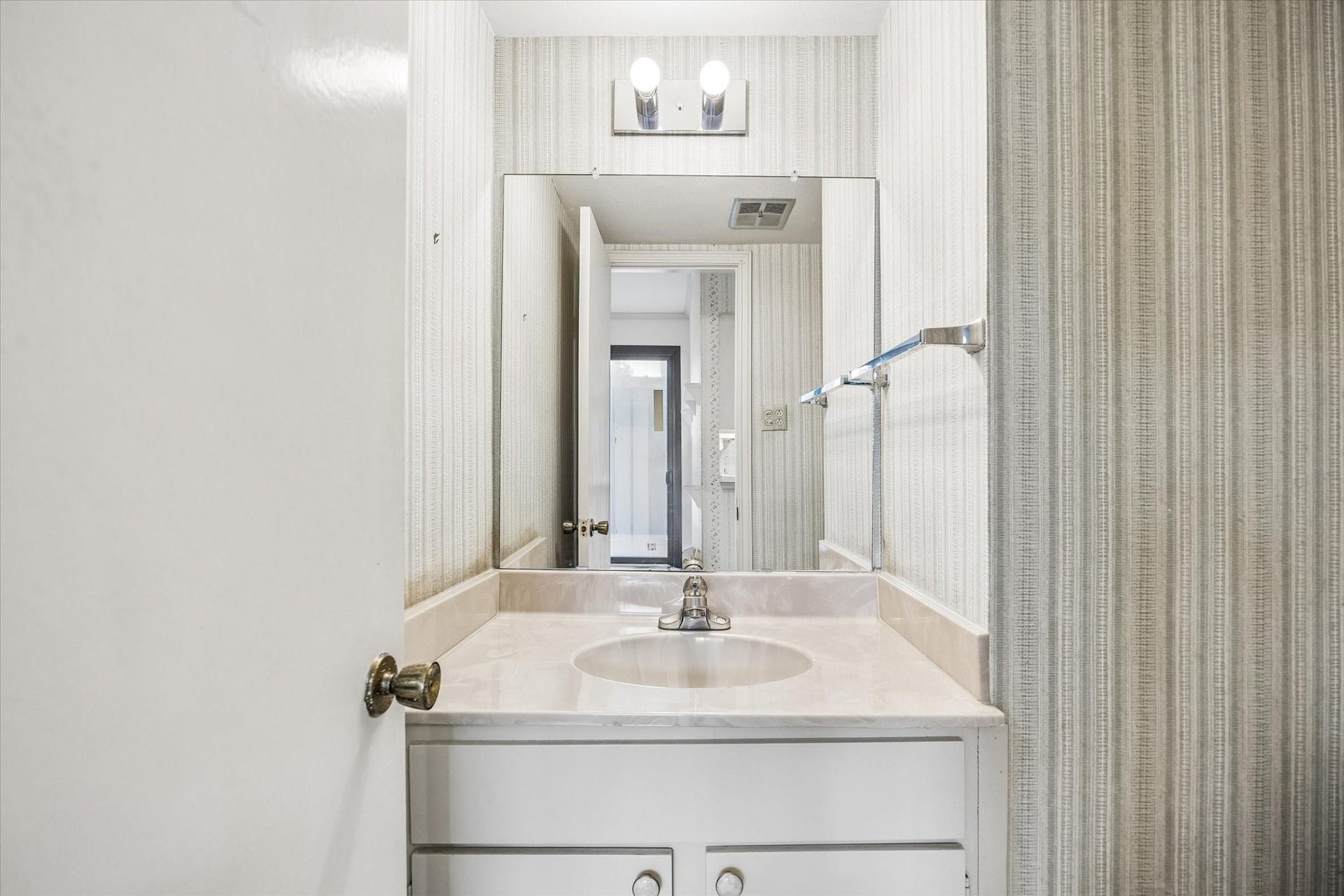1201 Mcduffie Street, #219, Houston, TX 77019 Half bath downstairs for guests