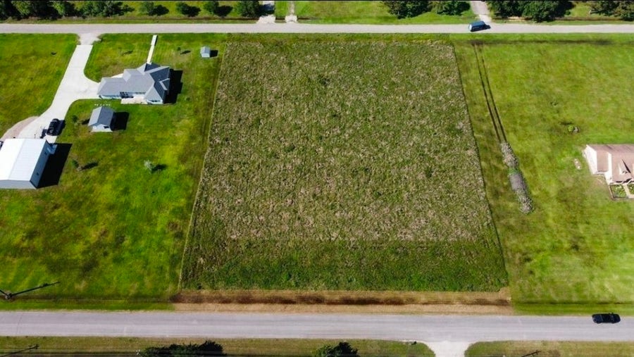 Property photo for 197 Avenue C, Alvin, TX