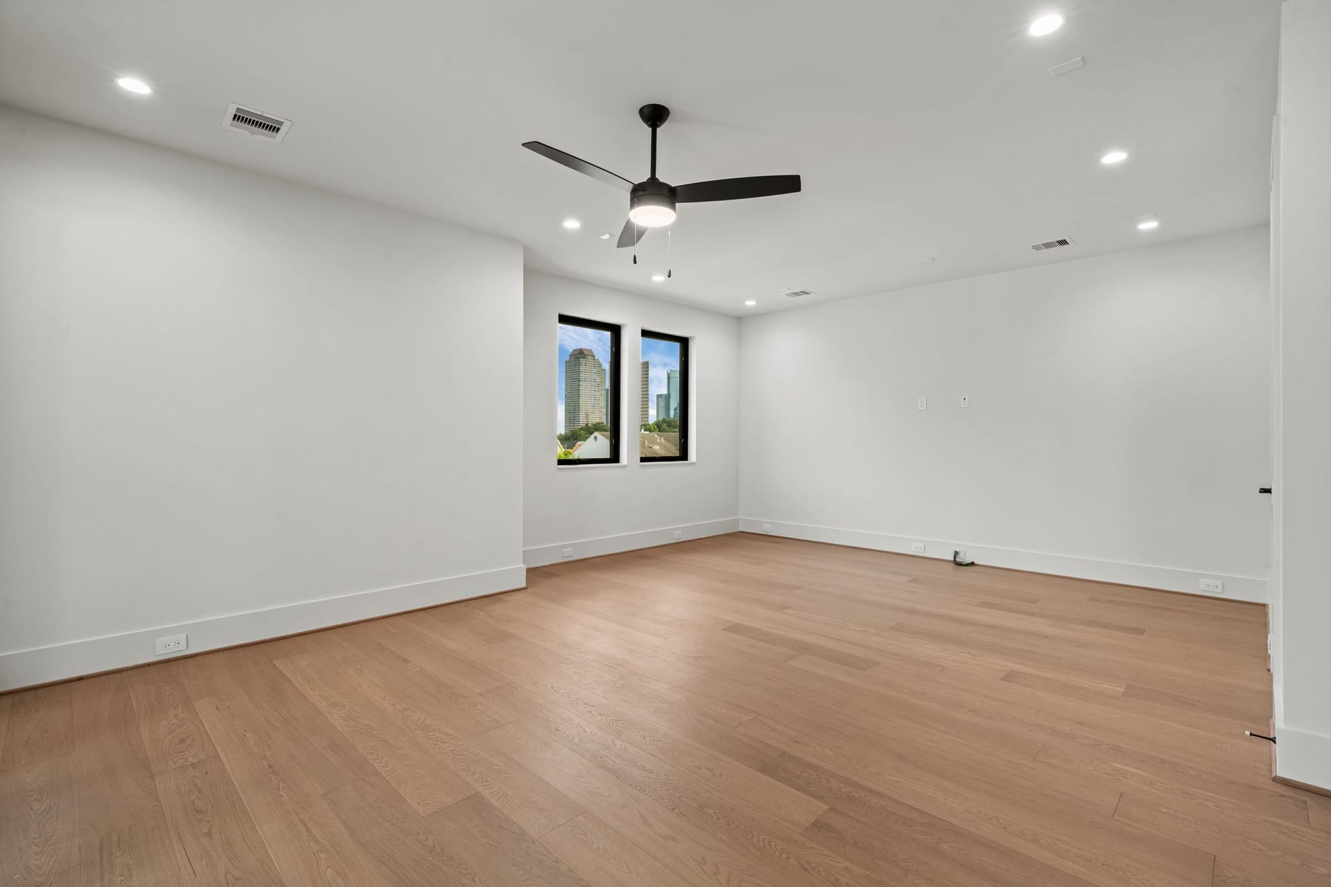 5409 Chevy Chase, #D, Houston, TX 77056 Third-floor game room view from the top of the stairs.