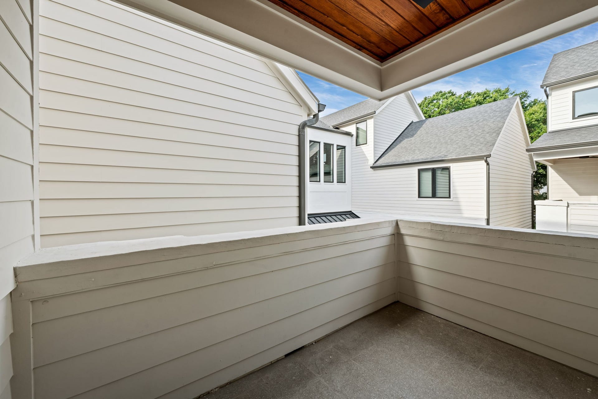 5409 Chevy Chase, #D, Houston, TX 77056 Private primary balcony.