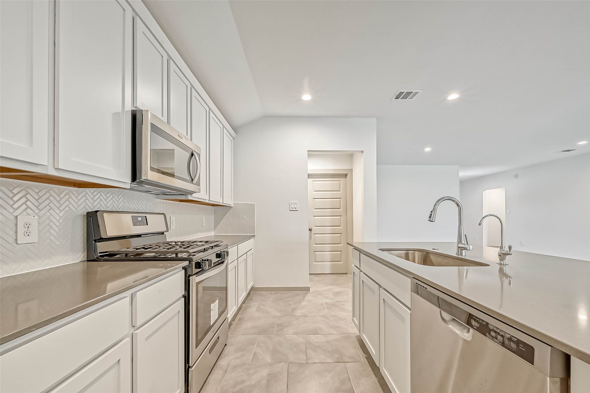 819 Dhalia Petal, Missouri City, TX 77459 819 Dhalia Petal, Missouri City, TX 77459