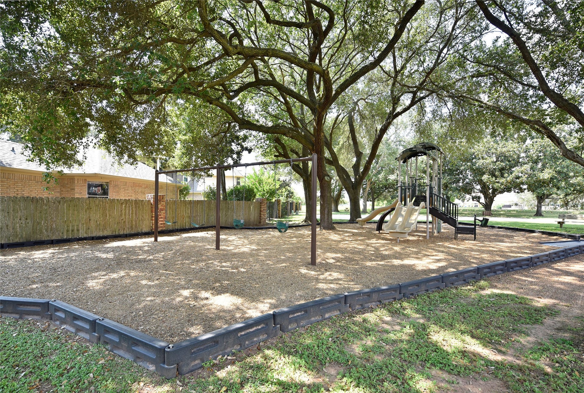 3315 Meadowside Drive, Sugar Land, TX 77478 3315 Meadowside Drive, Sugar Land, TX 77478