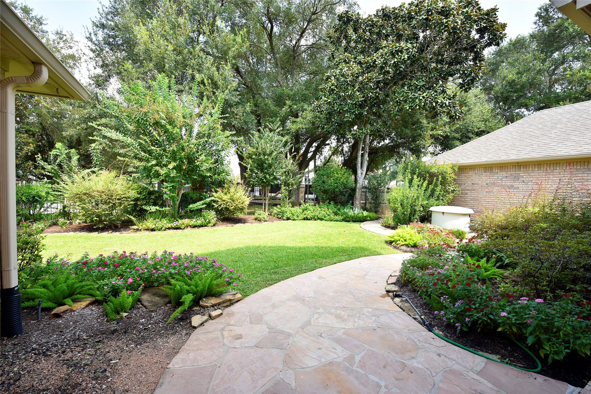 3315 Meadowside Drive, Sugar Land, TX 77478 3315 Meadowside Drive, Sugar Land, TX 77478